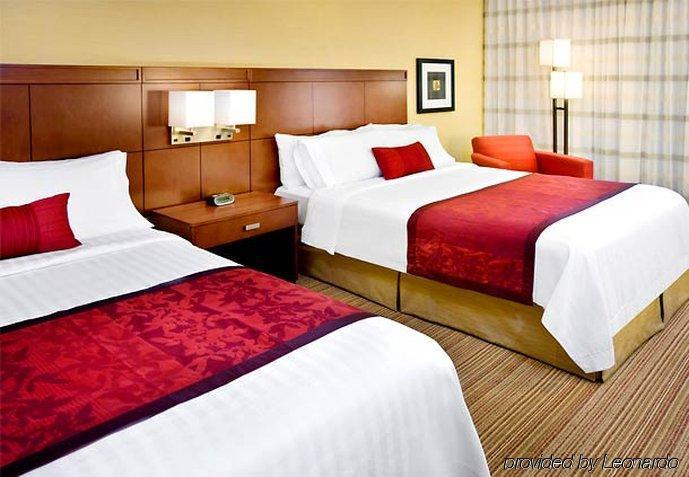 คอร์ทยาร์ด พิตส์เบิร์ก แอร์พอร์ต Hotel Coraopolis ห้อง รูปภาพ