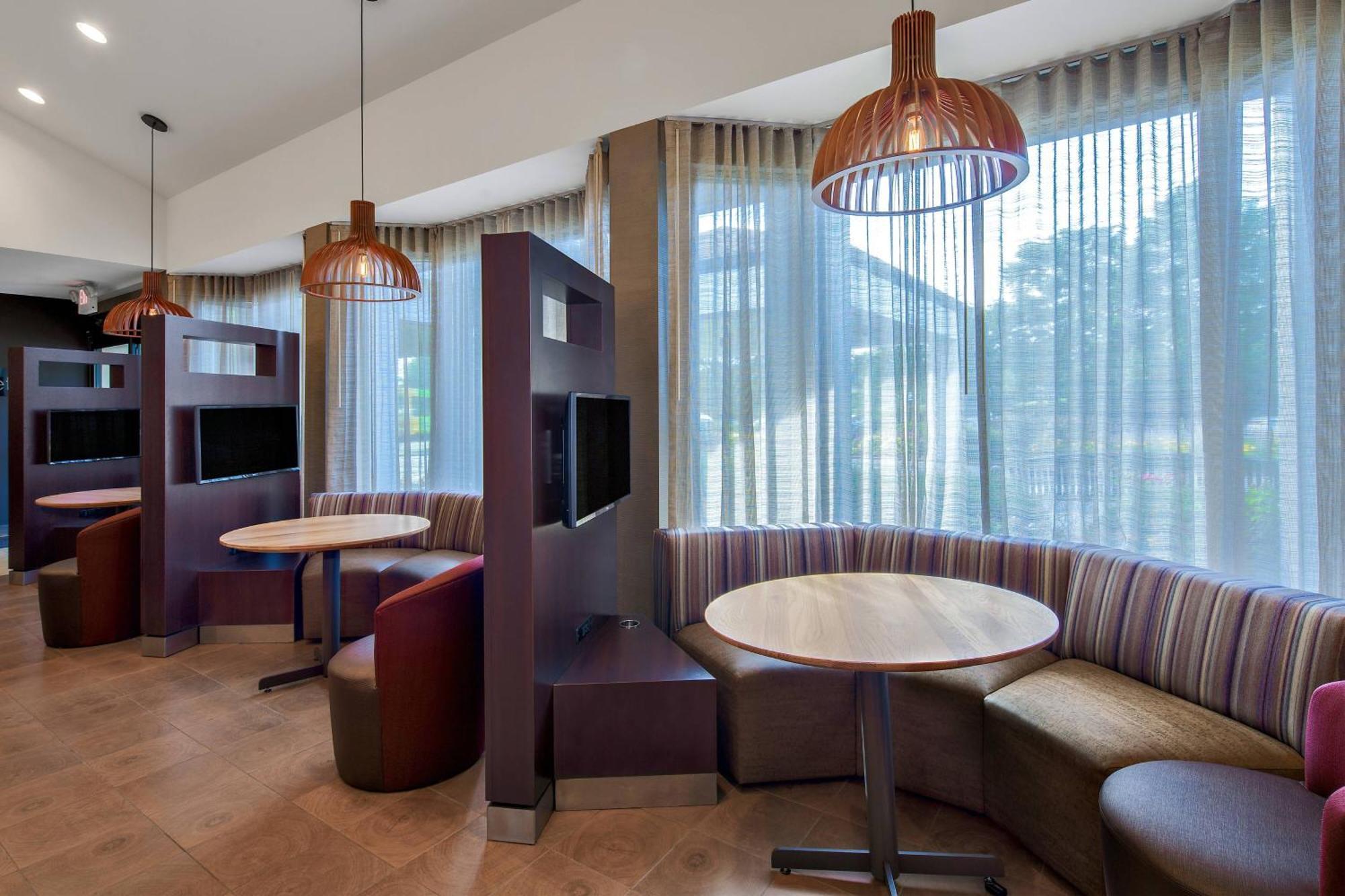 คอร์ทยาร์ด พิตส์เบิร์ก แอร์พอร์ต Hotel Coraopolis ภายนอก รูปภาพ