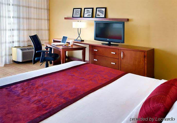 คอร์ทยาร์ด พิตส์เบิร์ก แอร์พอร์ต Hotel Coraopolis ภายนอก รูปภาพ
