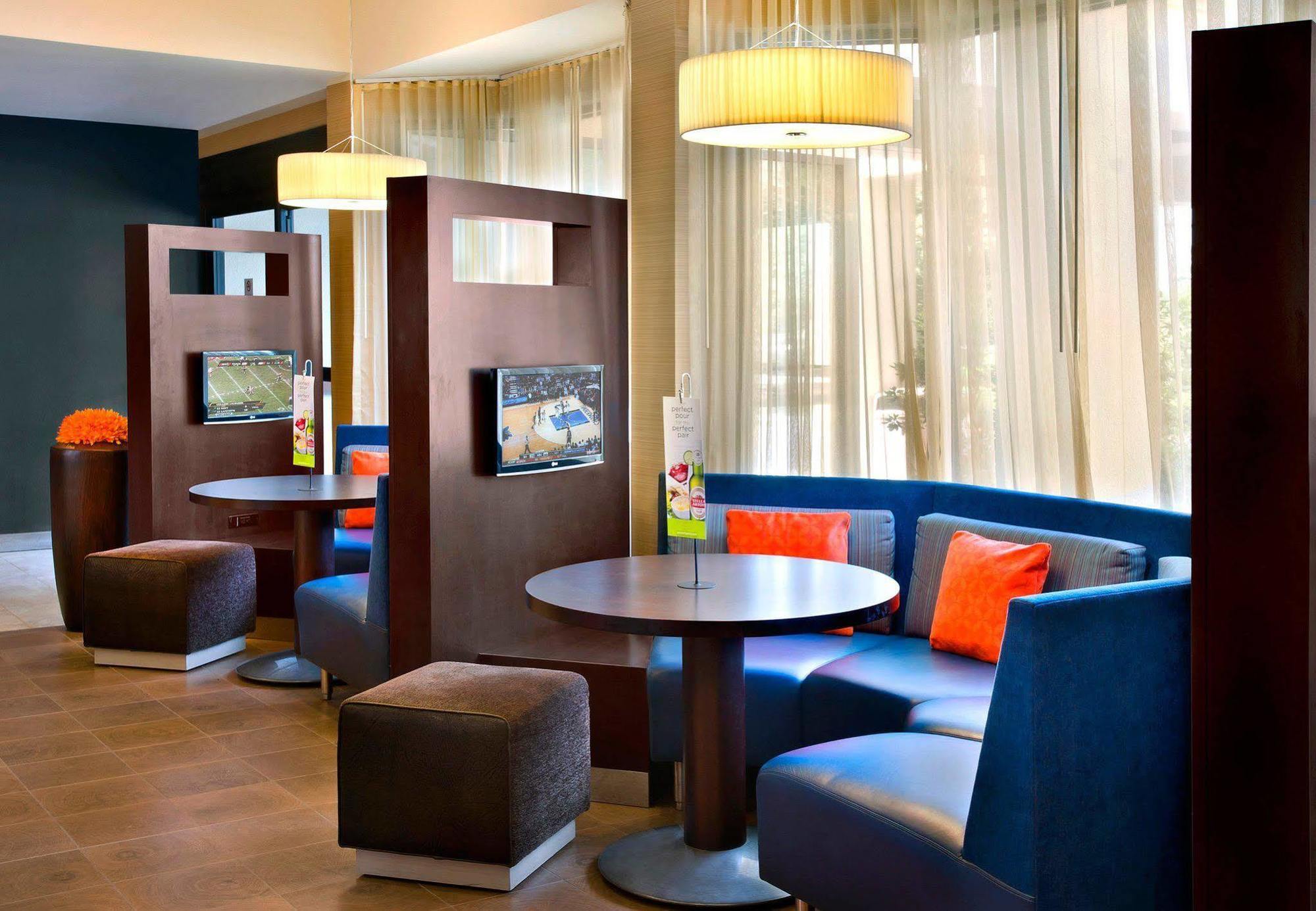 คอร์ทยาร์ด พิตส์เบิร์ก แอร์พอร์ต Hotel Coraopolis ภายนอก รูปภาพ