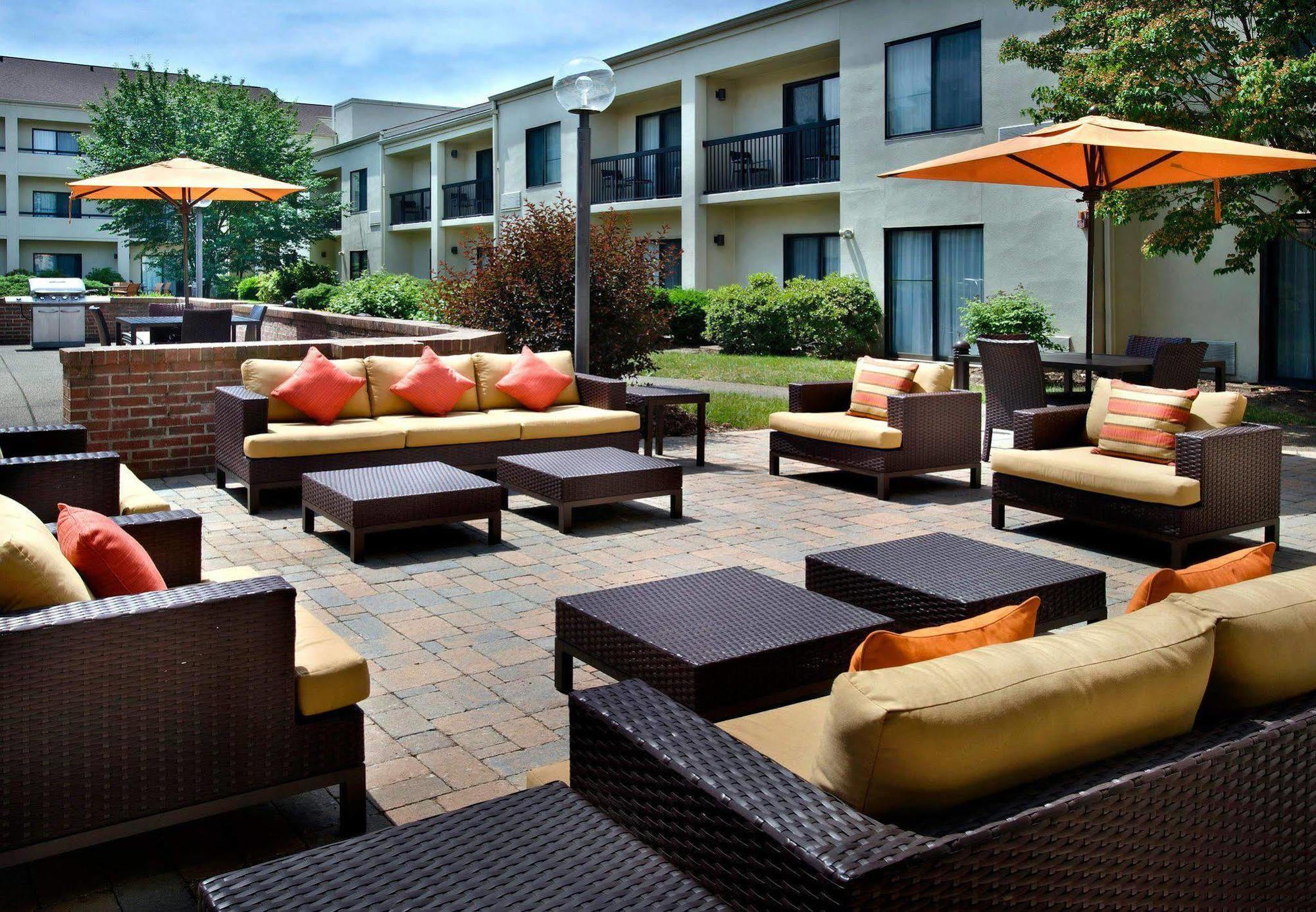 คอร์ทยาร์ด พิตส์เบิร์ก แอร์พอร์ต Hotel Coraopolis ภายนอก รูปภาพ